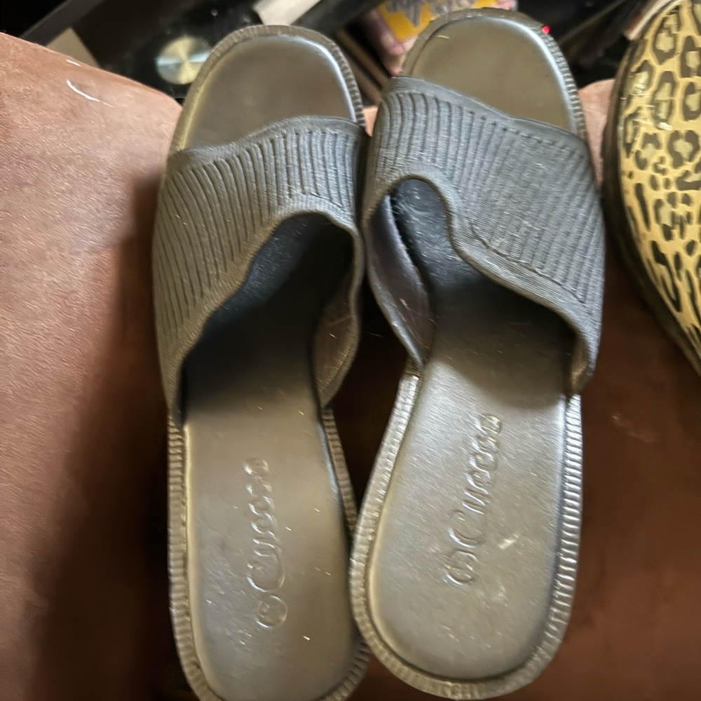 Cuccoo Women's Black Slide Sandals